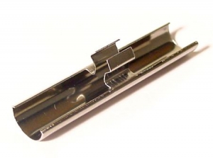 Connecting clip for late strip each