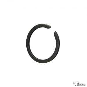 Clamp for distributor gear wheel on crankshaft